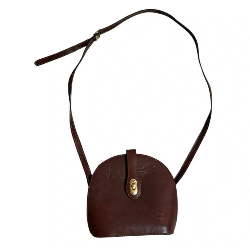 Vintage pelle brown leather dome shaped crossbody bag